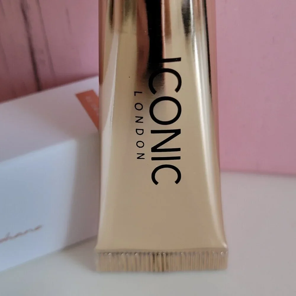 Iconic London Sheer Blush Shade Fresh Faced